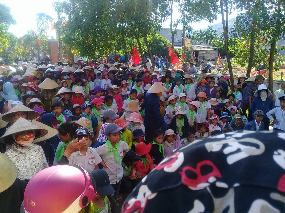 HÔM NAY 15/6/2017, CÁC ĐỐI TƯỢNG TIẾP TỤC KÍCH ĐỘNG TỤ TẬP ĐÔNG NGƯỜI TẠI UBND XÃ KỲ HÀ, HUYỆN KỲ ANH, HÀ TĨNH