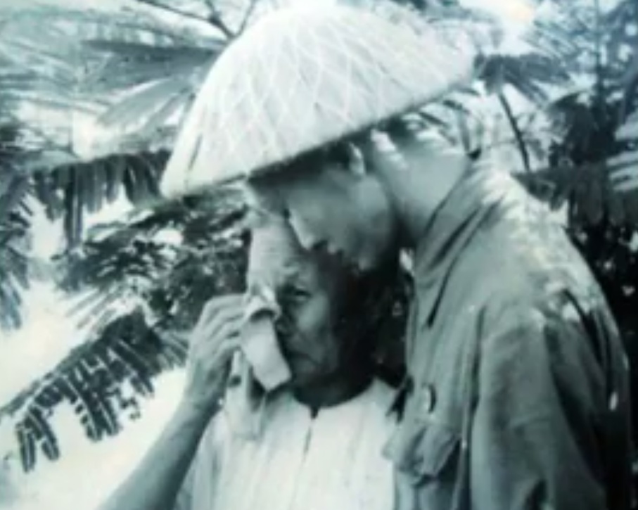 Những bà mẹ trong chiến tranh Việt Nam.