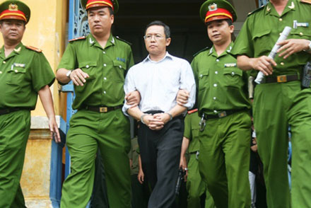 Phạm Minh Hoàng là ai? Và vì sao lại bị tước Quốc tịch Việt Nam
