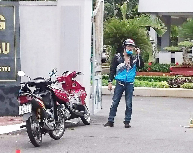 Bắt thanh niên ném 'bom xăng' vào hội trường Thành ủy Vũng Tàu