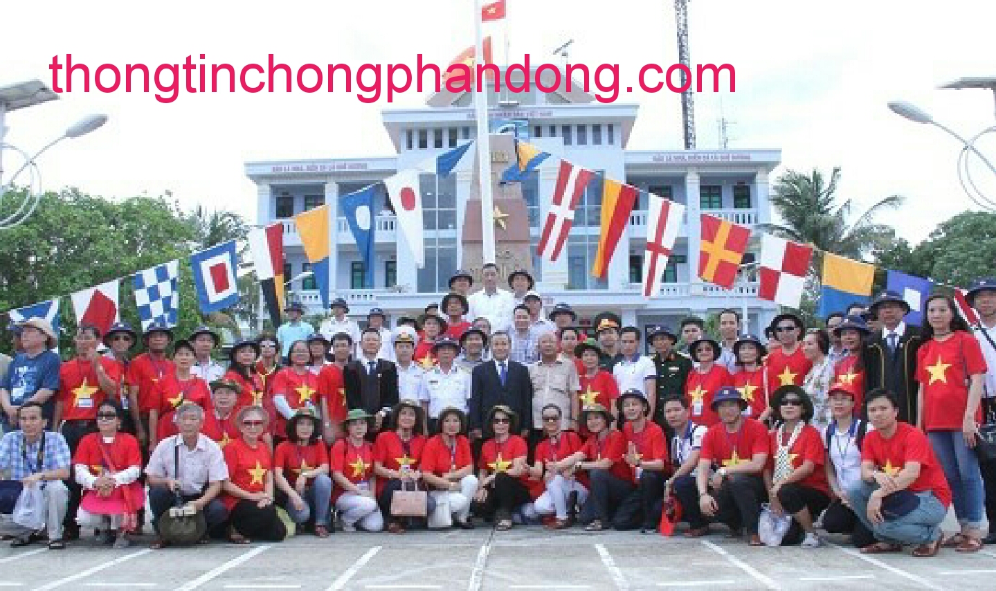 Kiều bào 22 quốc gia trên thế giới nghẹn ngào ra thăm Trường Sa “Chúng tôi cứ tưởng mất đảo rồi”
