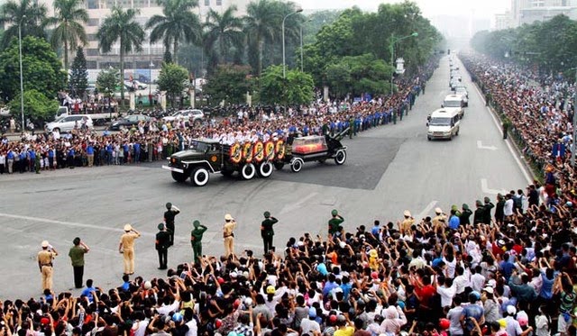 Những hình ảnh lay động trái tim trong ngày tiễn biệt Đại tướng Võ Nguyên Giáp