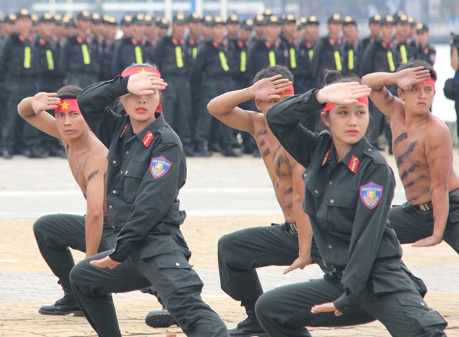 Mãn nhãn với màn trình diễn võ thuật trong buổi Tổng duyệt xuất quân bảo vệ APEC 2017
