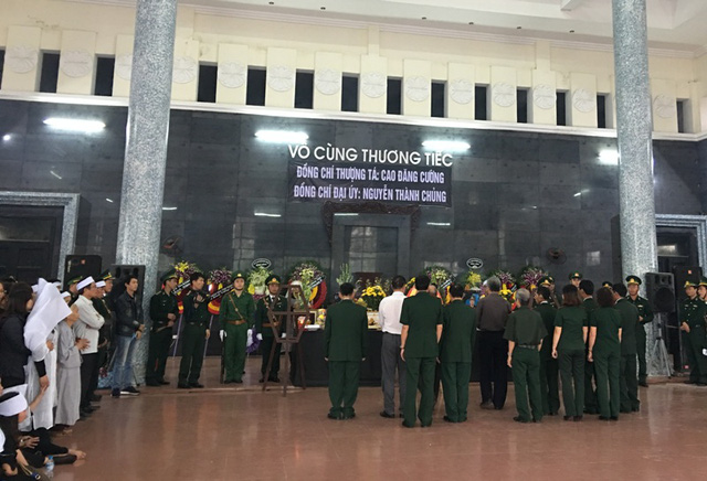 
Lễ truy điệu 2 cán bộ chiến sĩ Đồn biên phòng Yên Khương hi sinh trong khi thực hiện nhiệm vụ phòng chống lũ lụt
