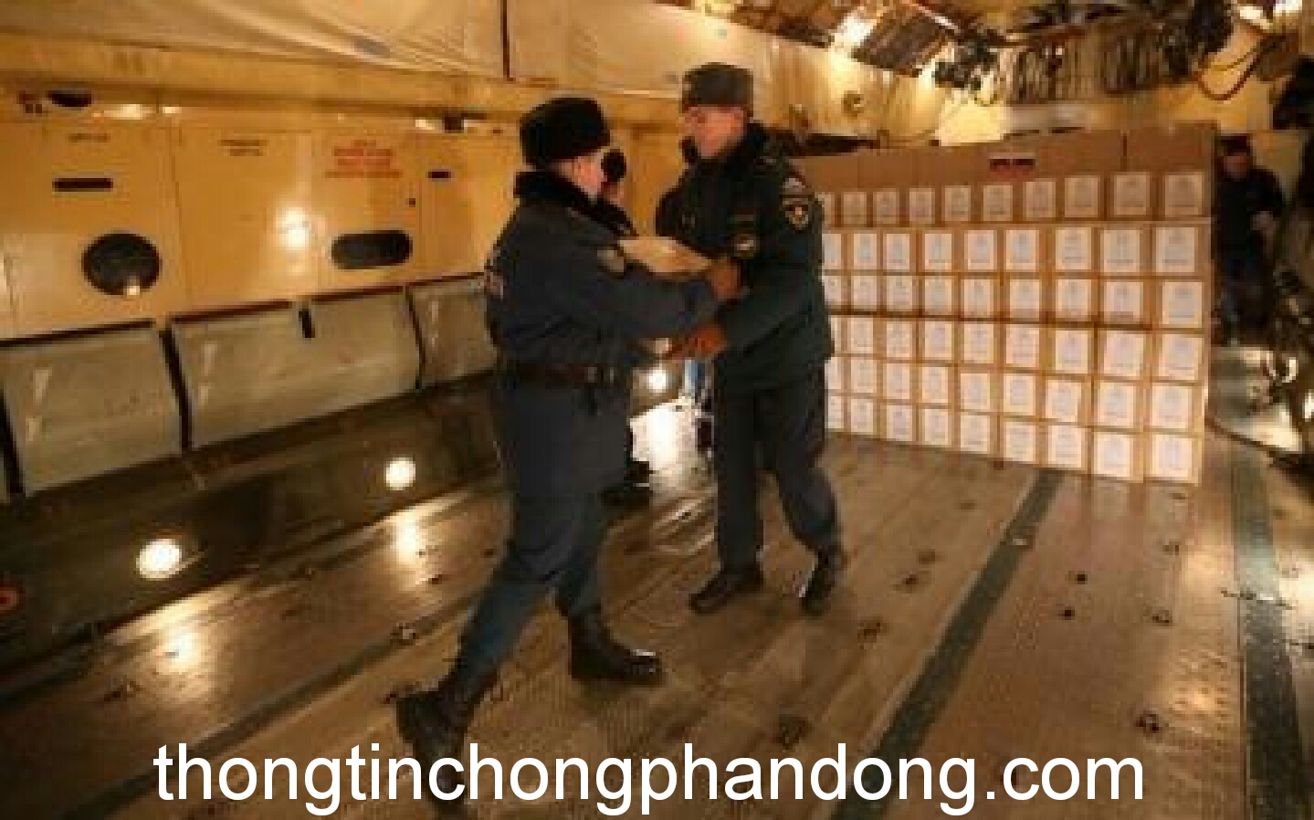 Người Nga gửi đường, sữa, thịt cá... hỗ trợ Việt Nam khắc phục bão lũ