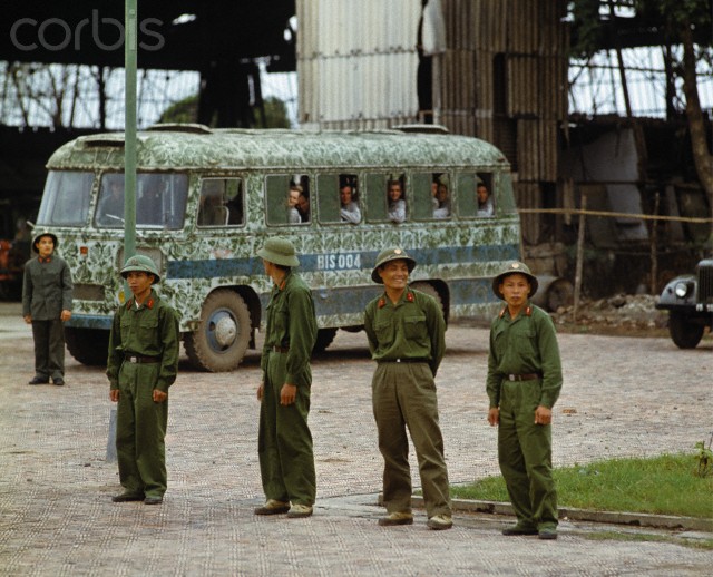 Ảnh hiếm: Phi công Mỹ bị bắt trong chiến tranh Việt Nam
