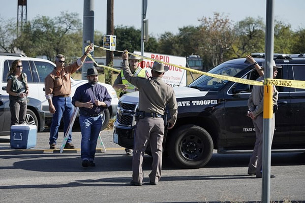 Mỹ: Xả súng kinh hoàng ở Texas, ít nhất 26 người chết