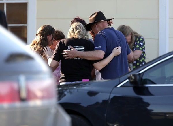 Mỹ: Xả súng kinh hoàng ở Texas, ít nhất 26 người chết