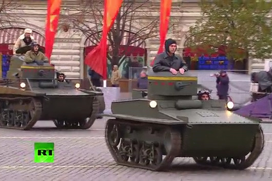 Nga duyệt binh hoành tráng đúng dịp 100 năm Cách mạng Tháng Mười