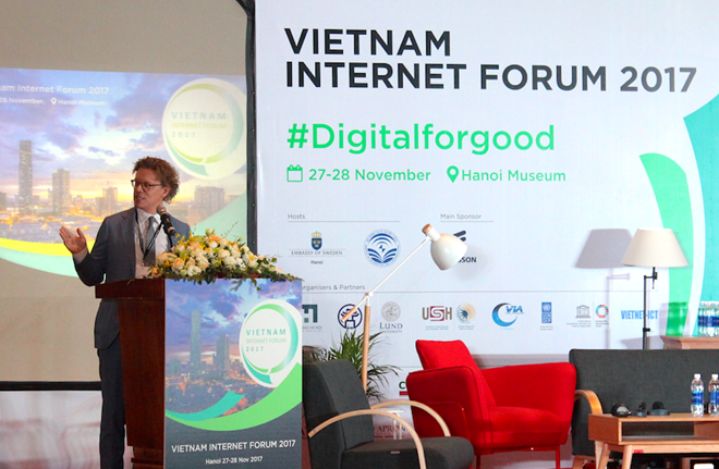 Xây dựng chuẩn mực cho người dùng Internet tại Việt Nam