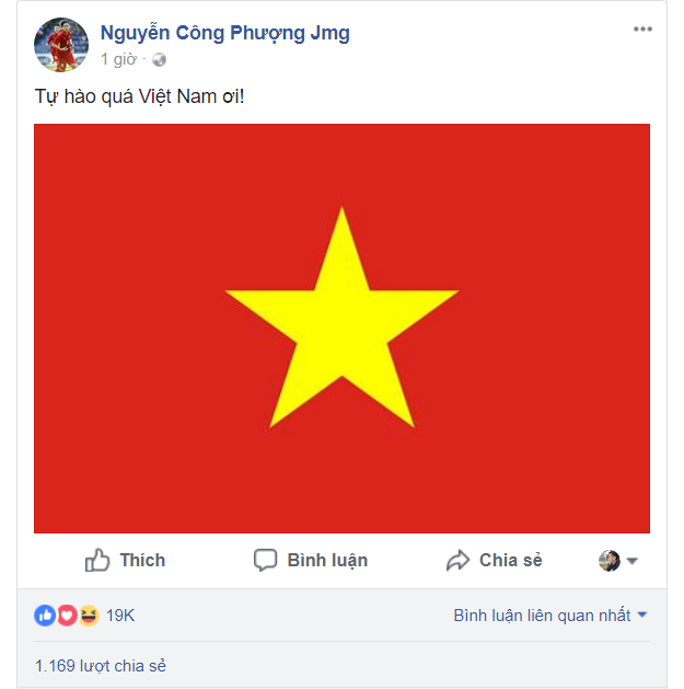 Các tuyển thủ U23 Việt Nam vỡ òa trên... facebook