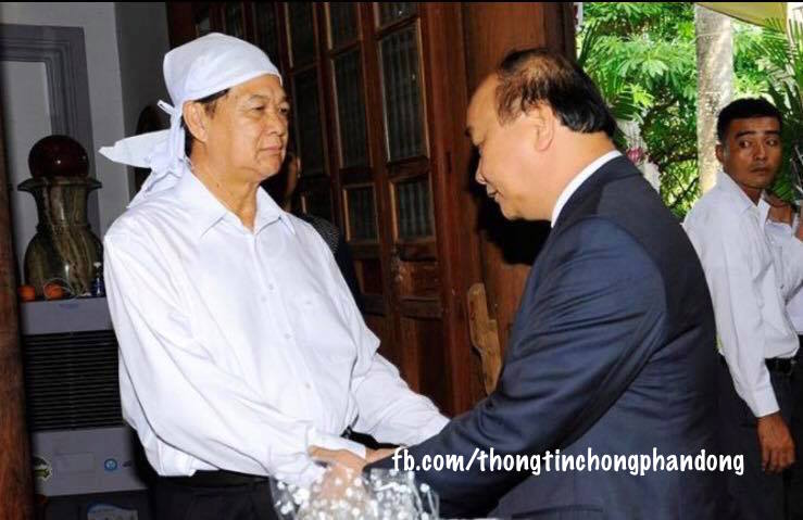 Những hình ảnh chưa từng công bố về đám tang mẹ nguyên Thủ tướng Nguyễn Tấn Dũng