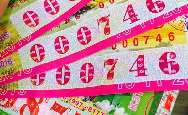 Nhận vé số quà ngày 8/3, cả cơ quan trúng thưởng gần 5 tỷ đồng