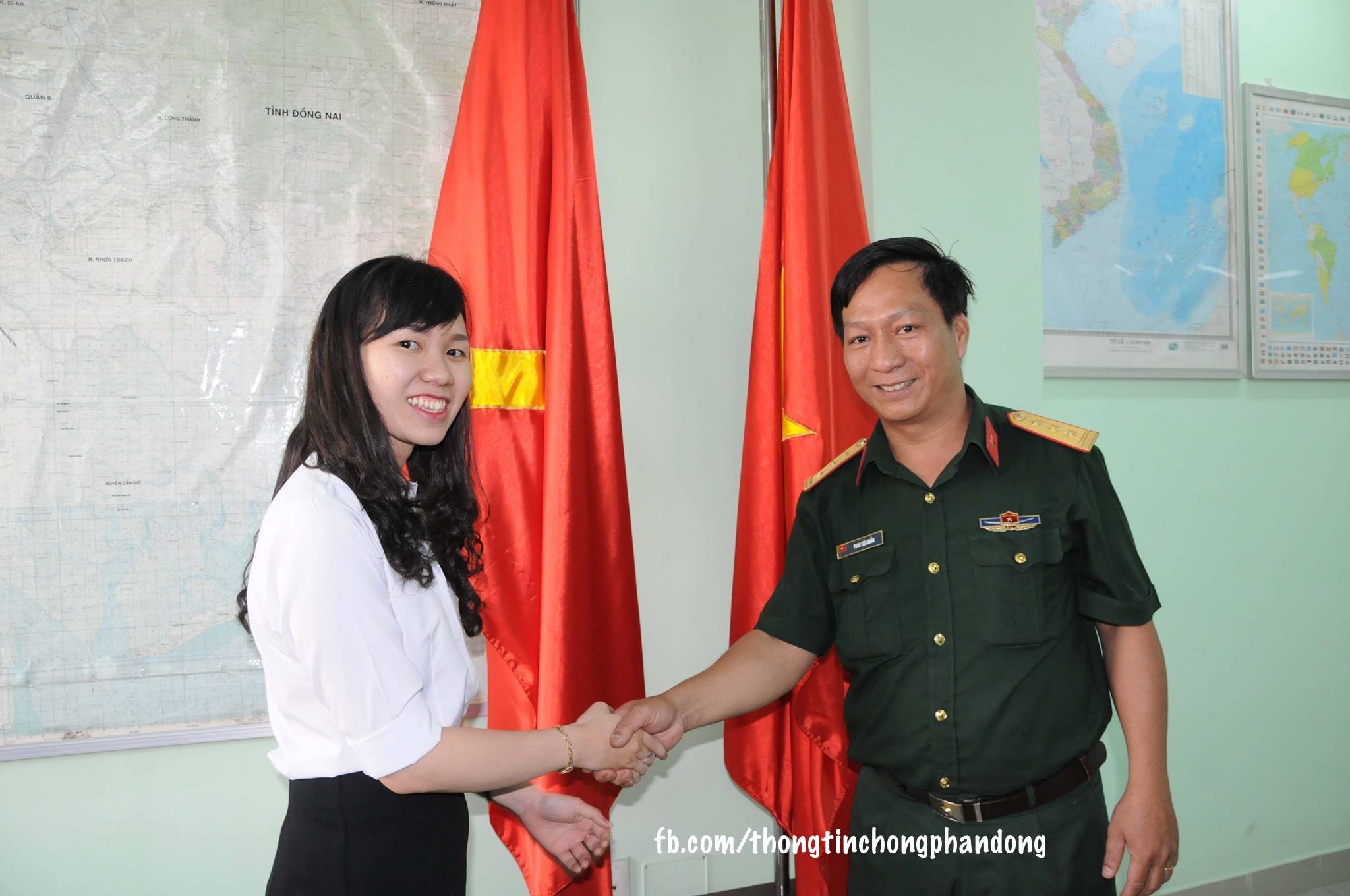 Nữ sinh viên vừa tốt nghiệp Đại học loại giỏi sẵn sàng nhập ngũ