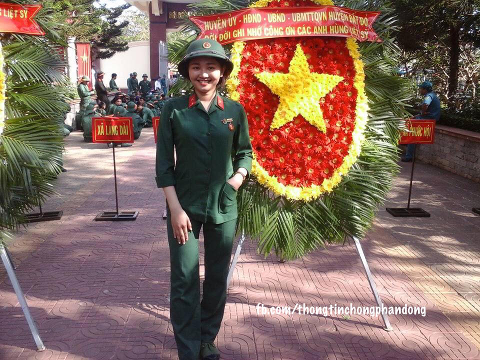 Con gái mẹ đã thành chiến sĩ