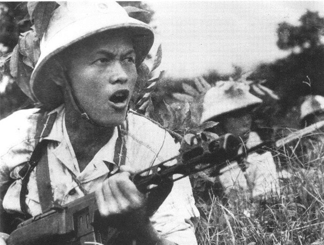 Ngạc nhiên tính năng mũ cối, mũ tai bèo của bộ đội Việt Nam