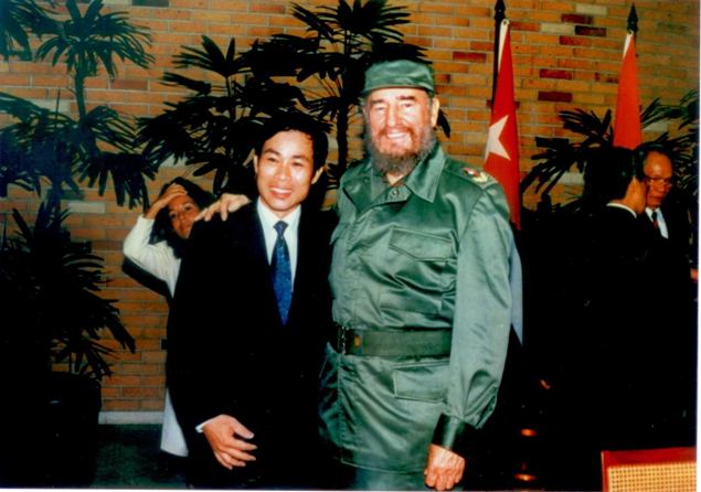 Huyền thoại lãnh đạo Cuba và những chuyến thăm lịch sử tới Việt Nam