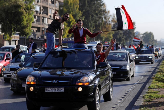 Người Syria xuống đường ăn mừng chiến thắng