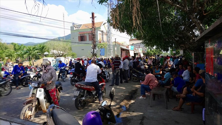 Nóng: Vụ chống lại... trạm đo gió ở Phù Mỹ, Bình Định: Dân giữ bí thư, chủ tịch xã, gây sức ép đòi thả người