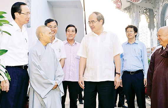 Bí thư Thành ủy TPHCM Nguyễn Thiện Nhân thăm cơ sở tôn giáo ở Thủ Thiêm
