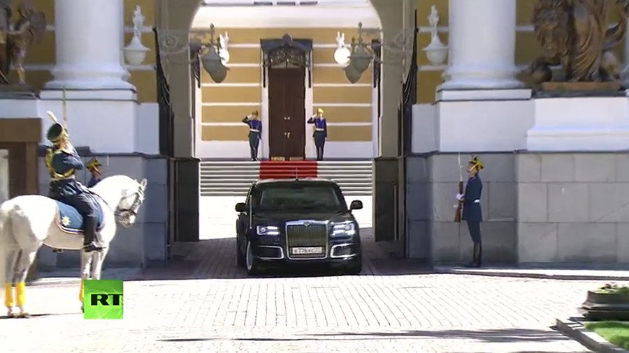 Putin tuyên thệ nhậm chức Tổng thống Nga với 30 loạt đại bác chào mừng