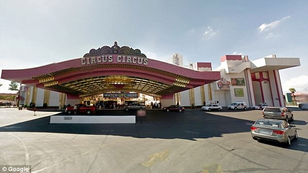 Hai du khách Việt Nam bị đâm chết tại khách sạn ở Las Vegas, Mỹ