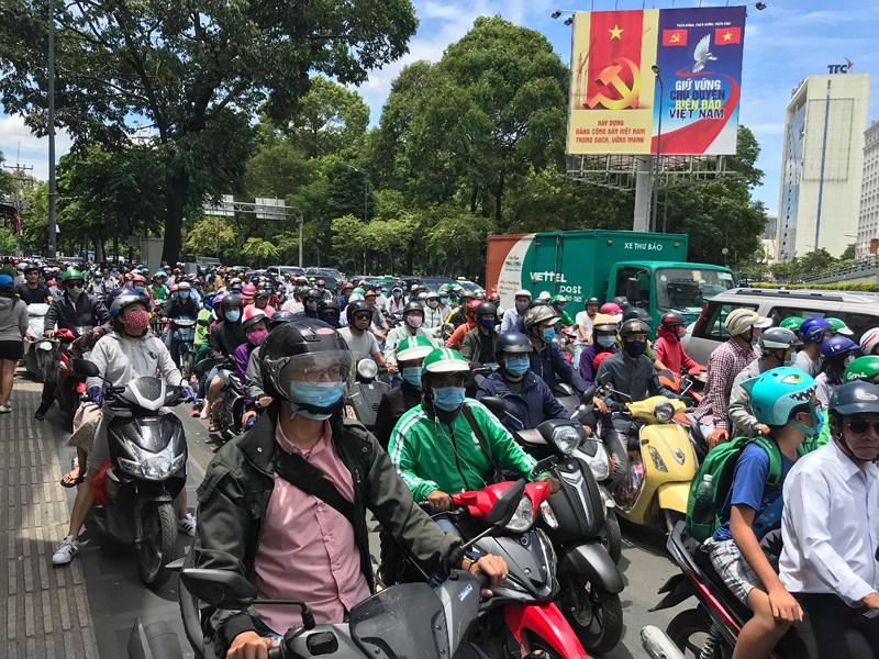 Người dân bực bội vì 'dính' kẹt xe một số tuyến đường ở TP Hồ Chí Minh