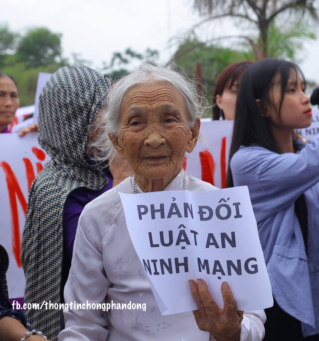Người già, trẻ em tiếp tục là công cụ phục vụ ý đồ của linh mục Giáo phận Vinh