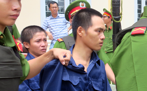 10 người chặn xe gây ách tắc ở Phan Rí Cửa lĩnh án