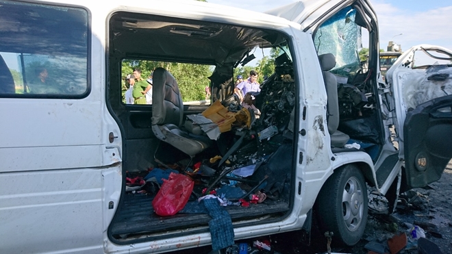13 người đi đón dâu tử vong trong vụ tai nạn thảm khốc tại Quảng Nam