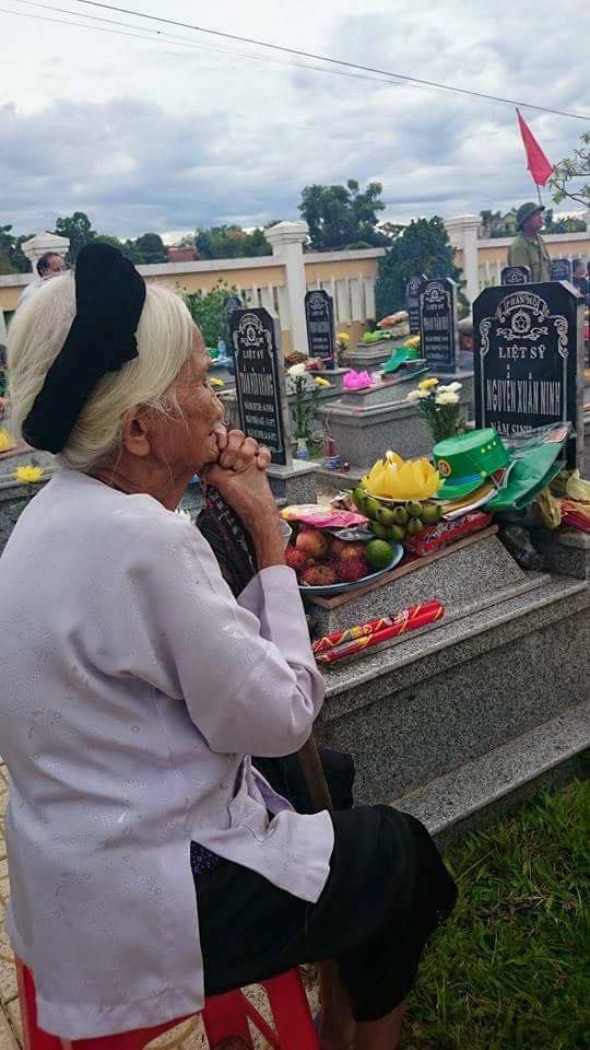 Mẹ về đi...