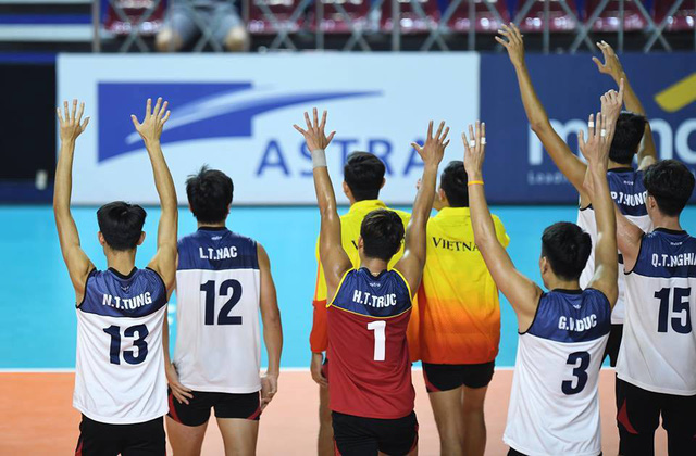 Đánh bại Trung Quốc, đội tuyển bóng chuyền nam Việt Nam gây sốc ở Asiad