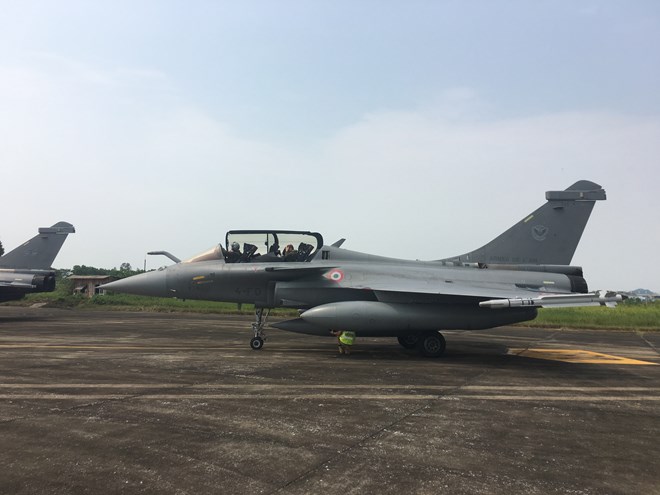 Đội hình bay đặc biệt của Không quân Pháp tới Việt Nam