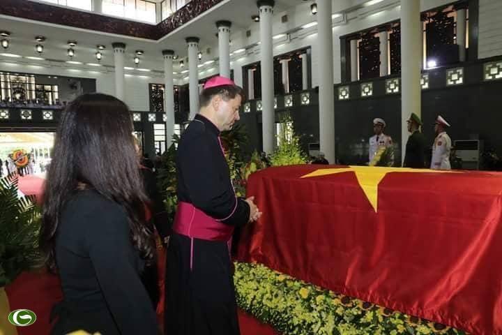 Đoàn đại diện Tòa Thánh và Hội đồng Giám mục Việt Nam viếng Chủ tịch nước Trần Đại Quang