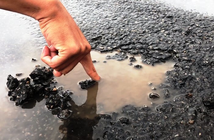 Cao tốc 34.000 chi chít ổ gà: Không phải vá mà cào lên, rải thảm lại