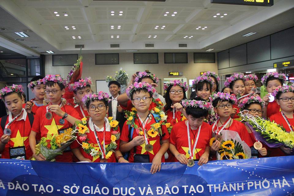 Kỷ lục: Việt Nam giành 8 Huy chương Vàng trong kỳ thi Olympic Toán và Khoa học Quốc tế 2018