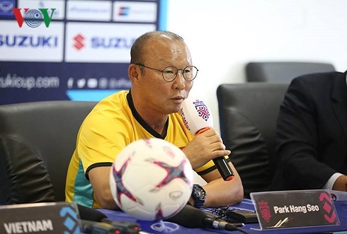 Thoát vụ pháo sáng, VFF dính án phạt hi hữu 10.000 USD tại AFF Cup 2018