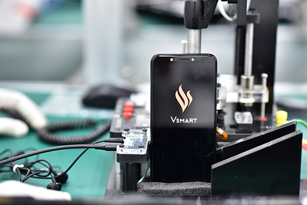 VinGroup ra mắt điện thoại thông minh Vsmart