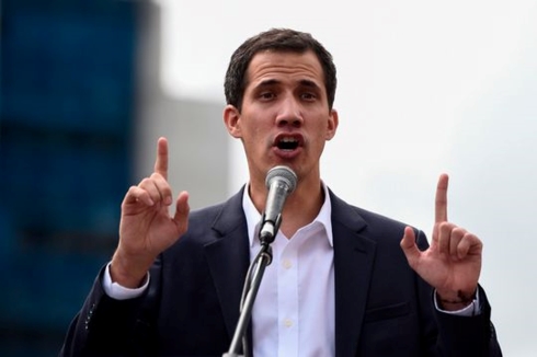 Lãnh đạo đối lập Venezuela tự xưng là Tổng thống lâm thời, Mỹ ủng hộ