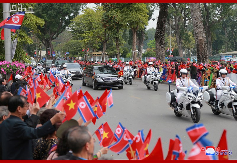 Chuyến thăm Việt Nam của Chủ tịch Kim qua ống kính phóng viên Triều Tiên