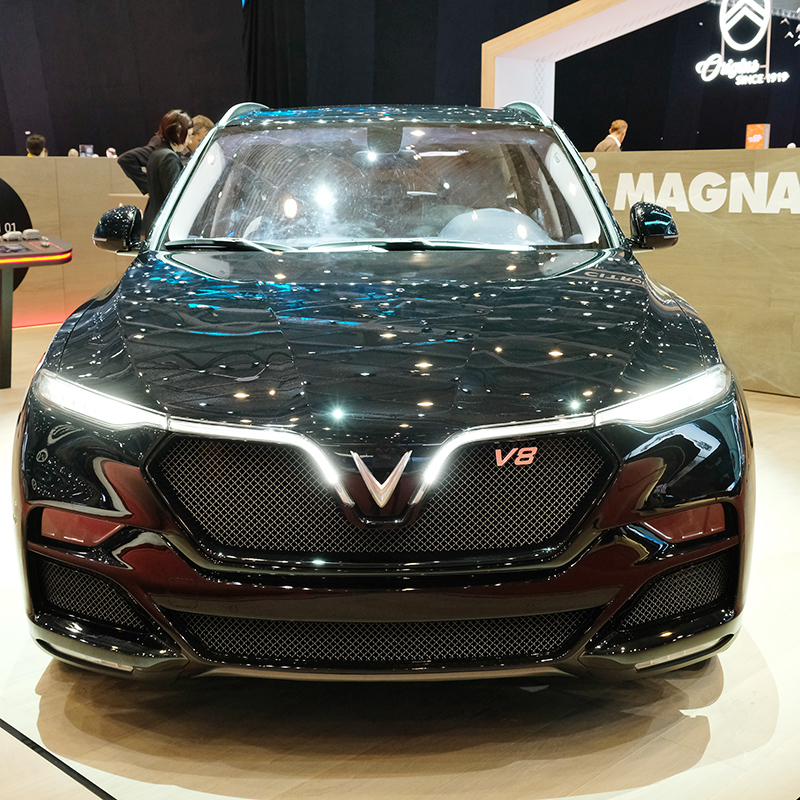 Vinfast trình làng mẫu suv lux đặc biệt tại Thuỵ Sỹ
