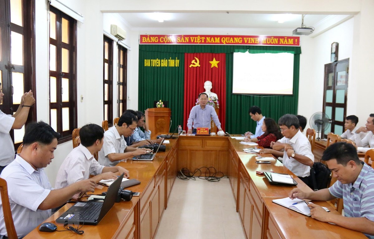 Thông tin chính thức vụ cô giáo vào nhà nghỉ với học sinh lớp 10