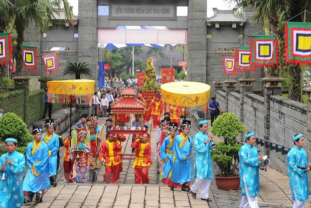 Gần 3 triệu lượt khách đến tham quan Khu Tưởng niệm các Vua Hùng tại TP Hồ Chí Minh