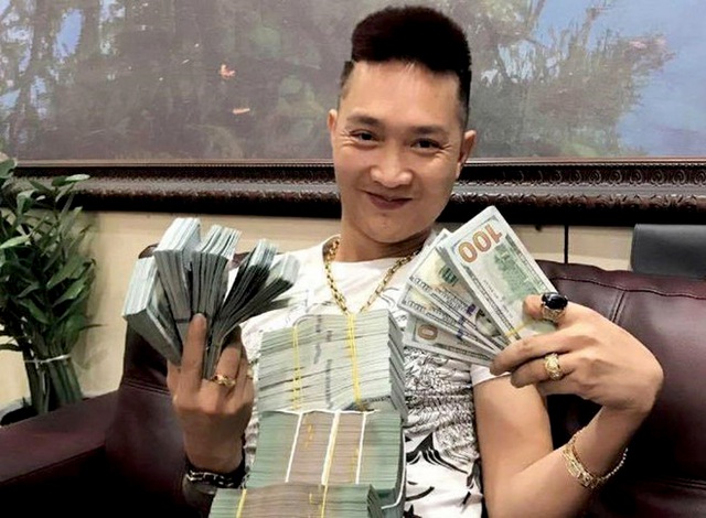 Giang hồ mạng Huấn 'hoa hồng' bị đưa đi cai nghiện bắt buộc