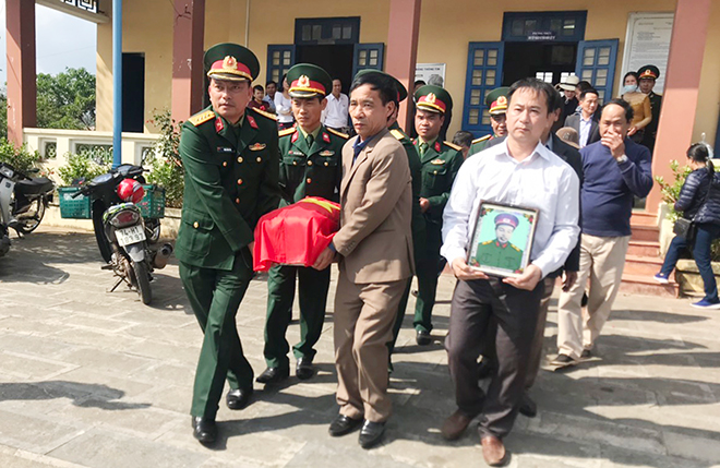 Bàn giao, tiễn đưa hài cốt liệt sĩ Đỗ Văn Triệu về quê nhà Hưng Yên