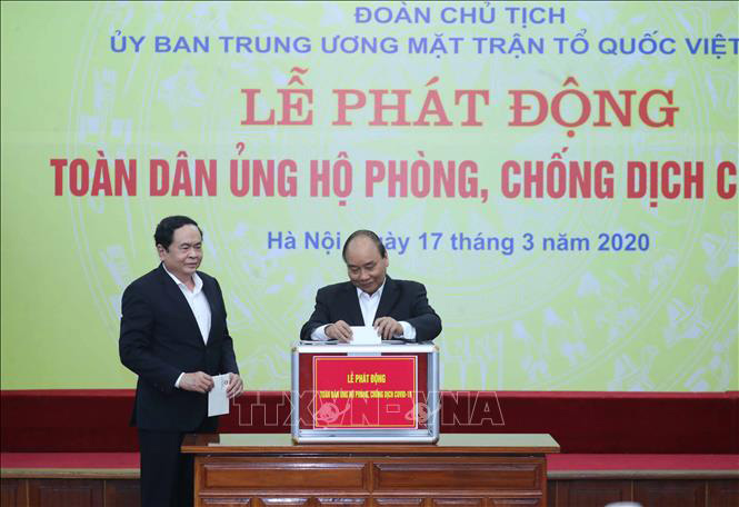 Thủ tướng: Ai có tiền góp tiền, người có sức góp sức chống Covid-19