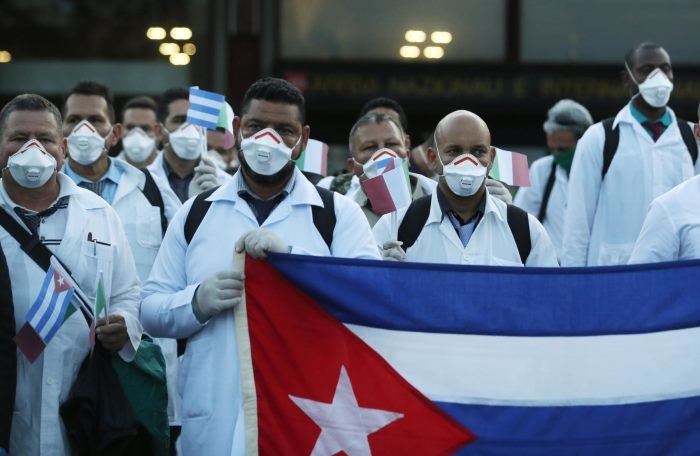 'Virus corona không phá vỡ nước Mỹ, mà làm lộ rõ một nước Mỹ vốn đã vỡ'