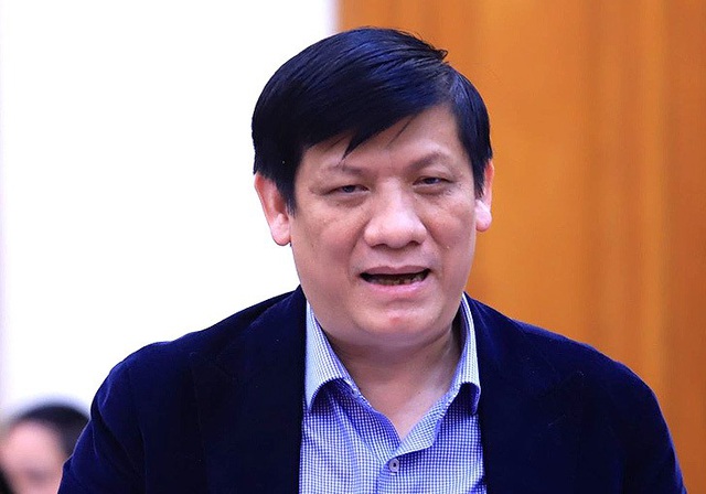 Chiếc máy thở đầu tiên do Vingroup sản xuất đã được chuyển đến Bộ Y tế