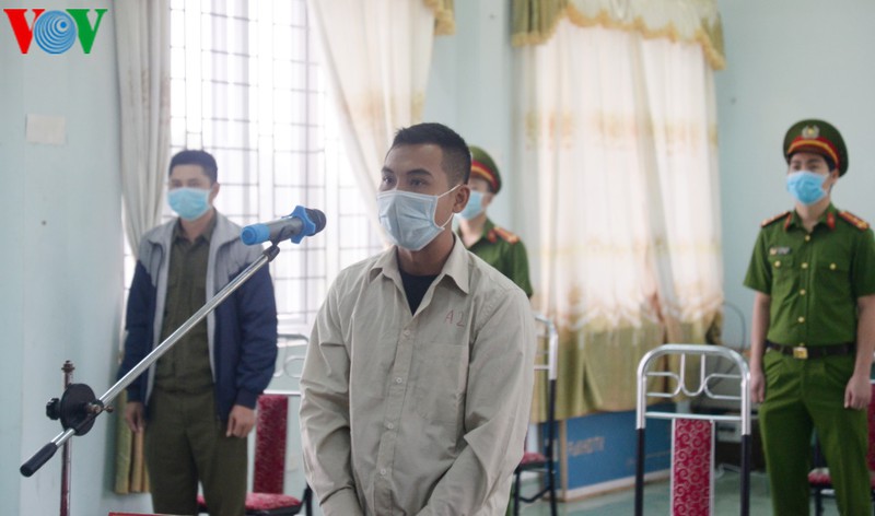 Người đầu tiên chống đối, không đeo khẩu trang ngồi tù 9 tháng