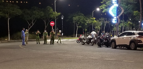 2 công an ở Đà Nẵng hi sinh: Về nhà thôi các anh ơi, các anh đã mệt rồi...